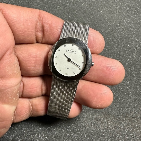 Skagen Denmark Steel Ladies Quartz Watch Silvertone White Diamond Dial  Working - Picture 6 of 9